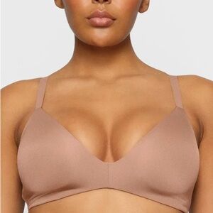 SKIMS Wireless Form T-shirt Demi Bra 34DD